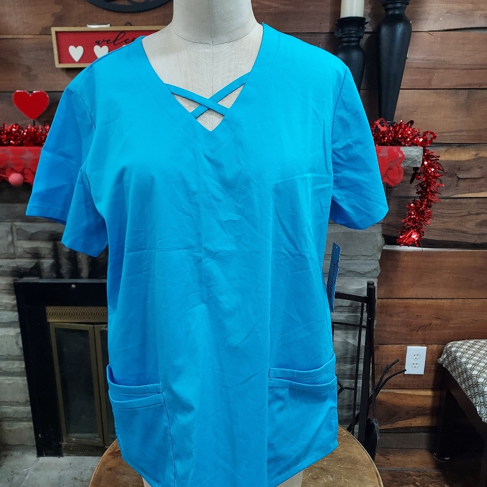 NWT Buttersoft Scrub Top Size Large